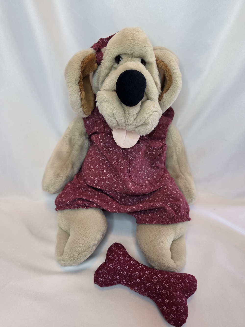 Vintage Ganz Bros Heritage Collection Wrinkles Brown Dog Hand Puppet & Bone.